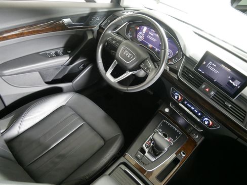 Used 2020 Audi Q5 2.0T Premium Plus w/ Premium Plus Package AWD/4WD image 9