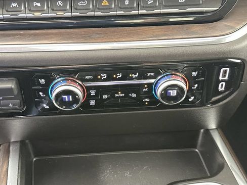 Used 2024 GMC Sierra 1500 SLT w/ SLT Premium Plus Package AWD/4WD image 14