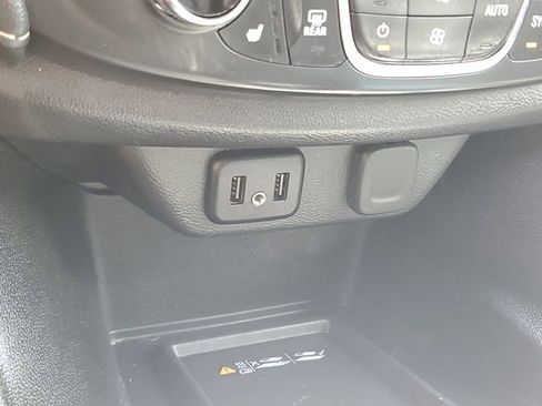 Used 2023 Chevrolet Traverse LT w/ LPO, Floor Liner Package AWD/4WD image 32