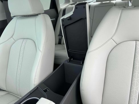 New 2025 Hyundai Sonata Limited image 18