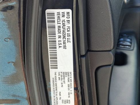 Used 2022 Jeep Grand Cherokee Laredo X AWD/4WD image 29