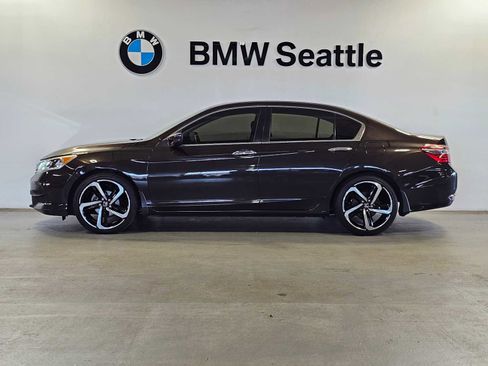 Used 2016 Honda Accord LX image 3