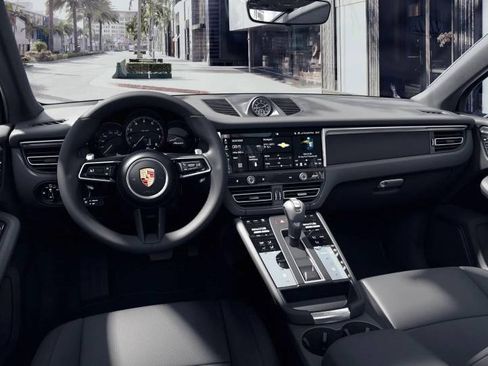 New 2025 Porsche Macan image 5
