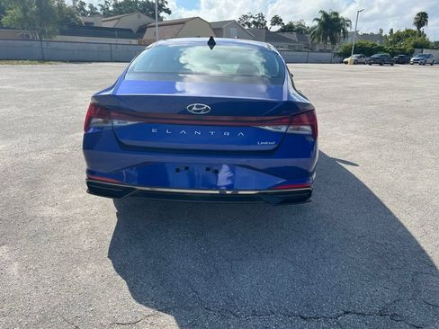 Used 2021 Hyundai Elantra Limited FWD image 4