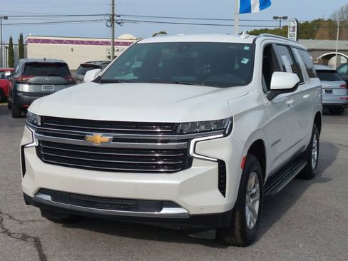 Used 2022 Chevrolet Suburban LT image 7