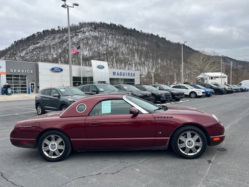 Used 2004 Ford Thunderbird image 4