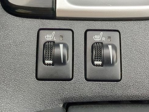 Used 2018 Toyota Highlander SE image 22