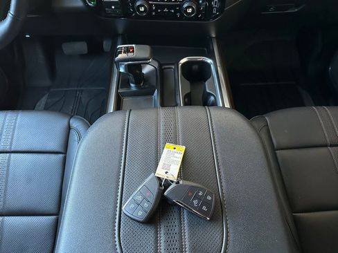 Used 2025 Chevrolet Silverado 1500 High Country image 21