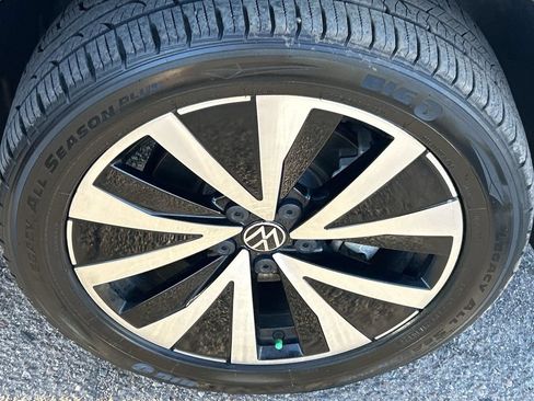 Used 2022 Volkswagen Taos SE AWD/4WD image 6