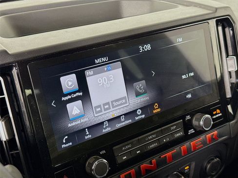 Used 2025 Nissan Frontier PRO-4X image 14