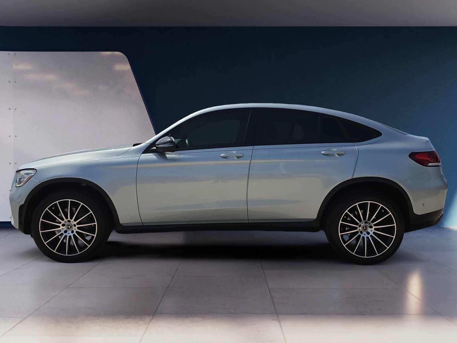 Used 2021 Mercedes-Benz GLC 300 4MATIC Coupe image 2