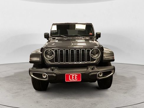 Used 2025 Jeep Wrangler Unlimited Sahara AWD/4WD image 8