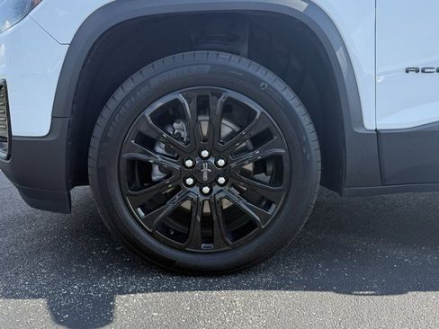 Used 2023 GMC Acadia SLT w/ Elevation Edition image 23