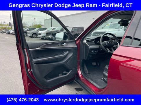 Certified 2023 Jeep Grand Cherokee Limited w/ Luxury Tech Group II AWD/4WD image 36
