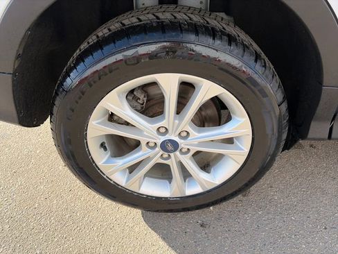 Used 2019 Ford Escape SE image 15