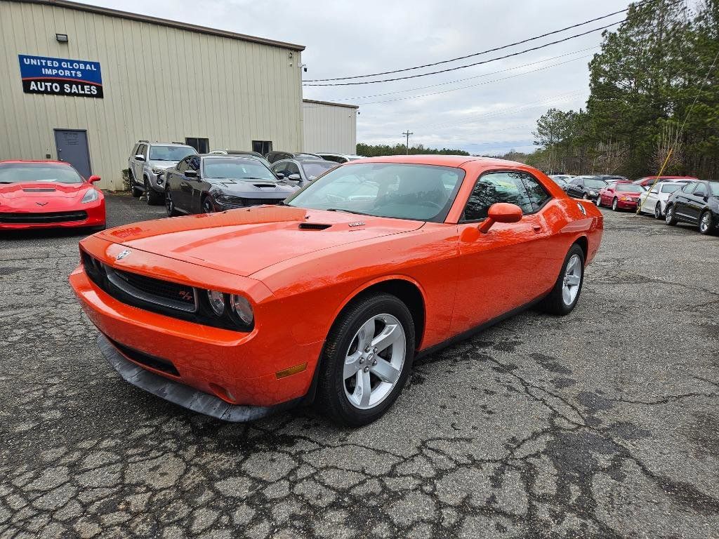 Used 2010 Dodge Challenger R/T RWD image 1