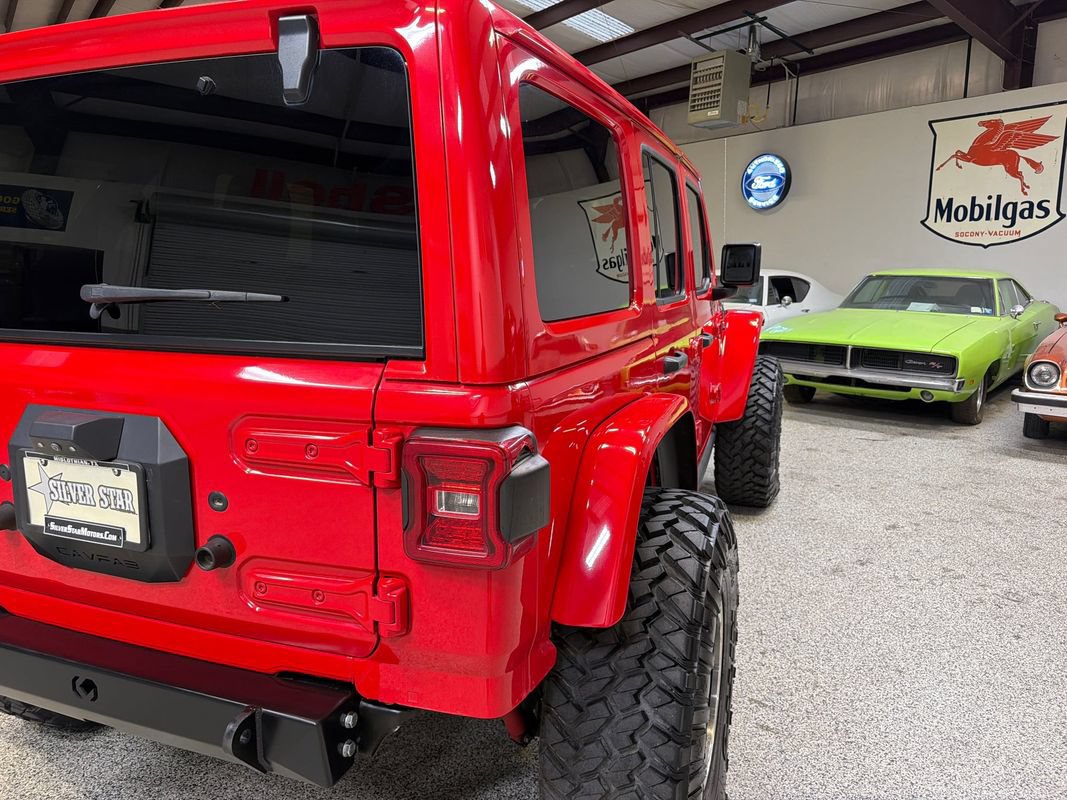 Used 2018 Jeep Wrangler Unlimited Rubicon AWD/4WD image 16