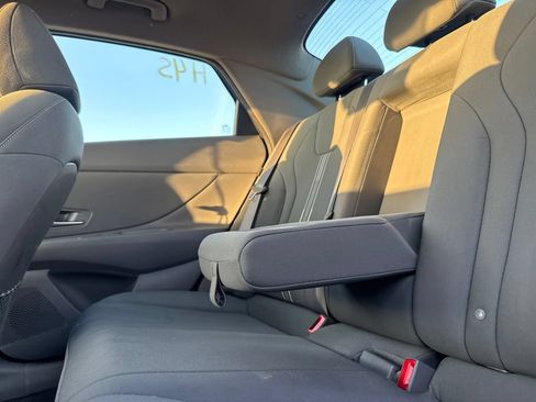 Used 2025 Hyundai Elantra SEL FWD image 32