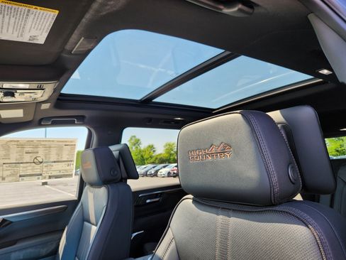 New 2026 Chevrolet Tahoe High Country AWD/4WD image 19