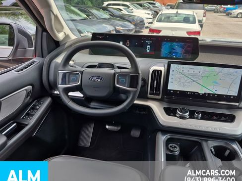 Used 2025 Ford Expedition Max Active AWD/4WD image 27