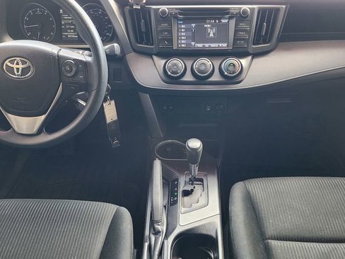 Used 2018 Toyota RAV4 LE image 12