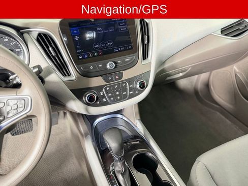 Used 2024 Chevrolet Malibu LT FWD image 3