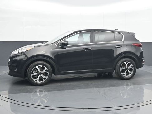 Used 2020 Kia Sportage LX image 3