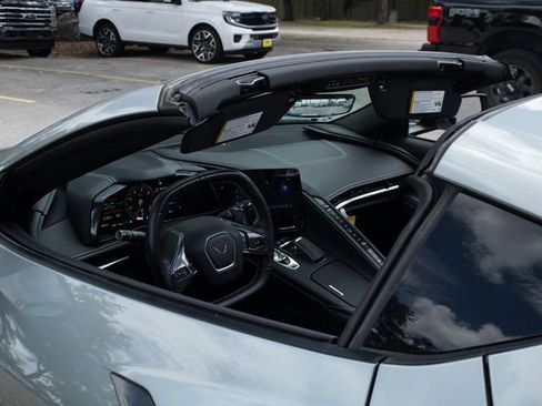 Used 2024 Chevrolet Corvette Stingray Preferred Cpe w/ Z51 Performance Package RWD image 19