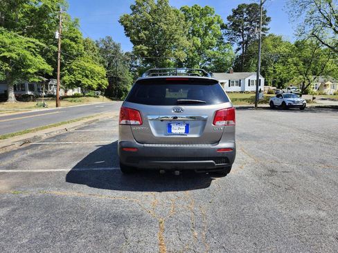 Used 2011 Kia Sorento EX w/ Premium Pkg image 17