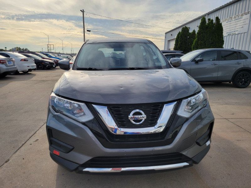 Used 2017 Nissan Rogue S FWD image 2