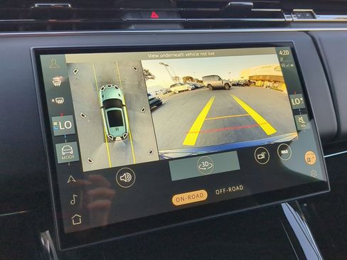 New 2025 Land Rover Range Rover Sport Dynamic SE image 17