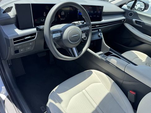 Used 2025 Hyundai Sonata SEL FWD image 13