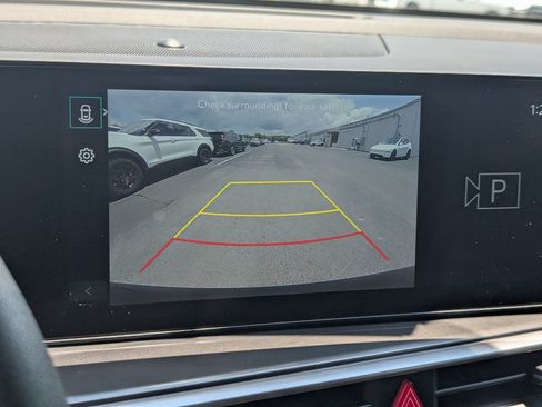 Used 2025 Kia Sorento LX FWD image 22