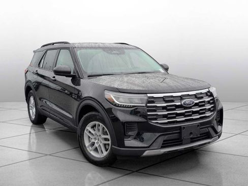 New 2026 Ford Explorer Active RWD image 2