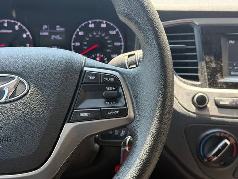Used 2019 Hyundai Accent SE FWD image 12