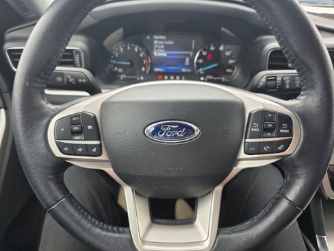 Used 2022 Ford Explorer XLT w/ Equipment Group 202A image 15