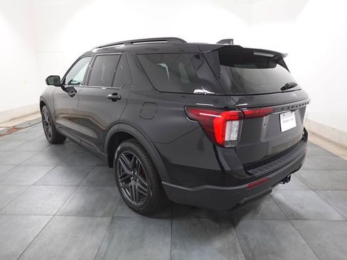 Used 2026 Ford Explorer ST-Line w/ ST-Line Street Pack image 3