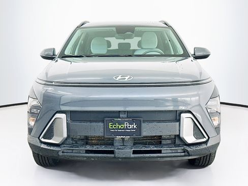 Used 2025 Hyundai Kona SEL image 2