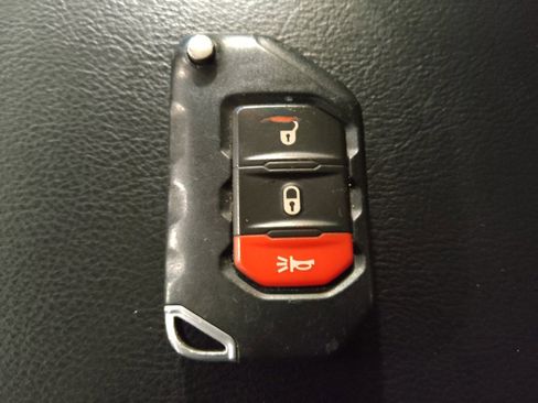 Used 2020 Jeep Gladiator Sport w/ Quick Order Package 24S AWD/4WD image 32
