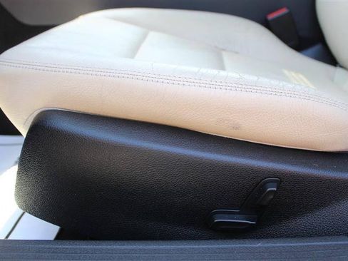Used 2008 Mercedes-Benz C 350 Sport image 11
