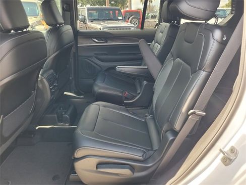 New 2025 Jeep Grand Cherokee L Limited image 6