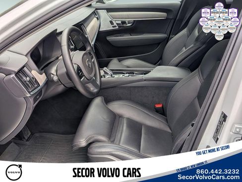 Used 2025 Volvo V90 B6 Cross Country Ultra AWD/4WD image 13
