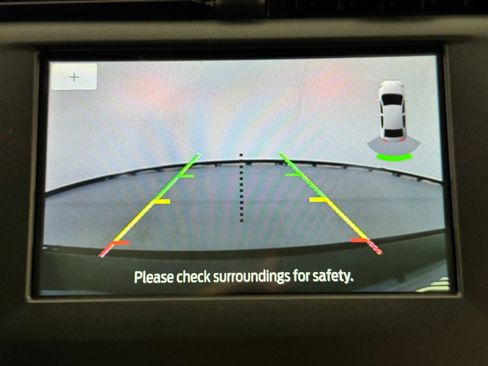 Used 2017 Ford Fusion SE w/ Fusion SE Technology Package image 24