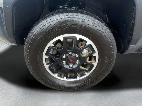 Used 2025 Toyota Tacoma TRD Off-Road AWD/4WD image 10