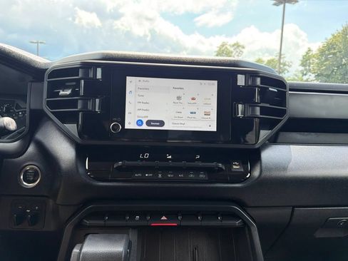 Used 2024 Toyota Tundra SR5 w/ SR5 Convenience Package AWD/4WD image 27