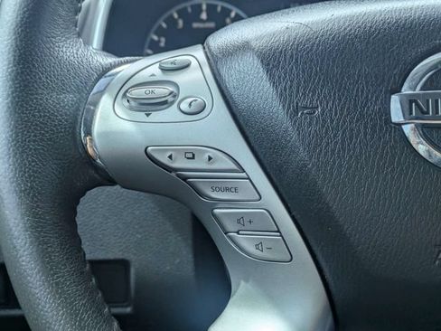 Used 2017 Nissan Murano SV FWD image 25