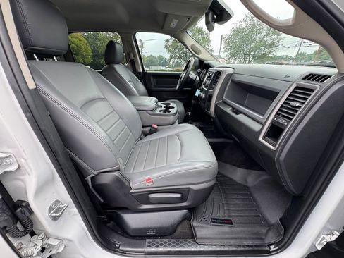 Used 2017 RAM 3500 Tradesman w/ Chrome Appearance Group image 21