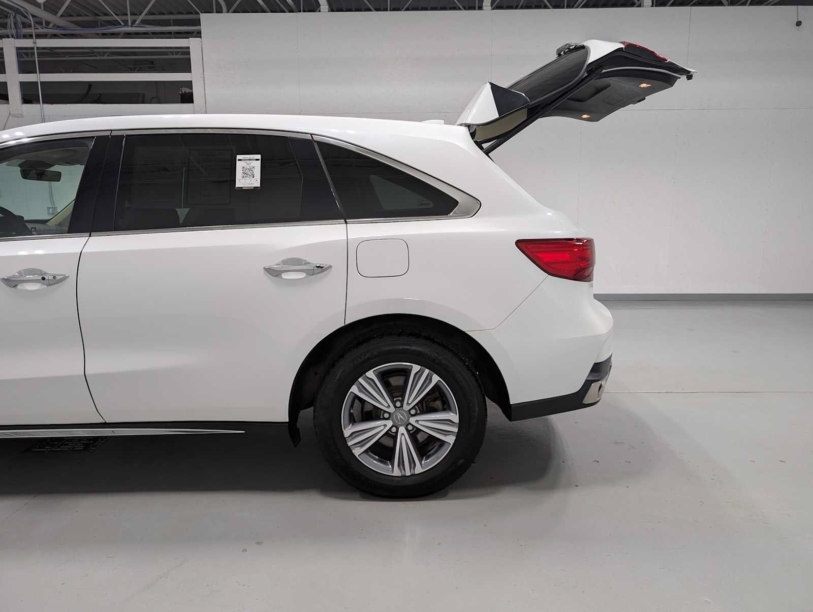 Used 2020 Acura MDX SH-AWD image 11