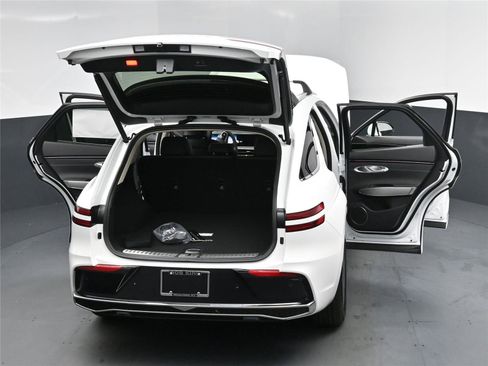 New 2026 Genesis GV70 2.5T Select image 16