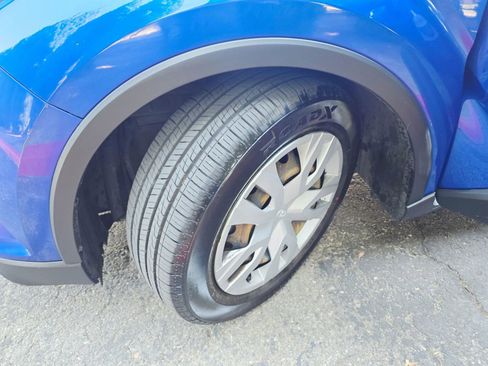 Used 2019 Toyota C-HR LE image 40